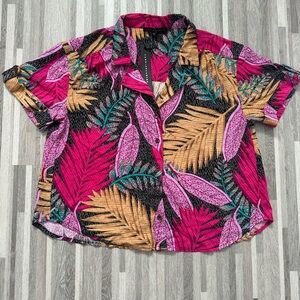 Jane+Delancey short-sleeved blouse with tropical leaf print, size L
